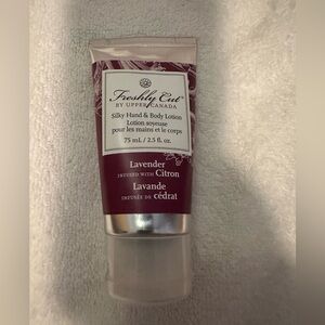 Freshly Cut by Upper Canada silky hand & body‎ lotion lavender and citron
